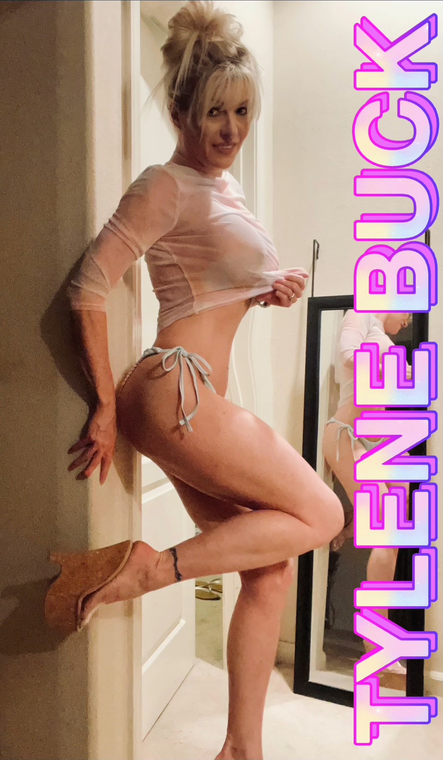 Performer TyleneBuck Photo 3