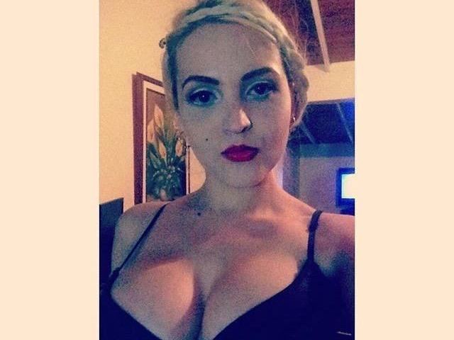 Stefania18 profilbild på webbkameramodell 
