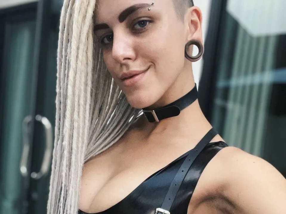 Image de profil du modèle de webcam FluffyHelga