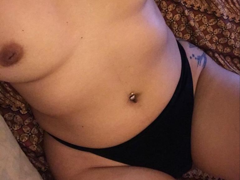 WetWildHornyLolaXX profielfoto van cam model 