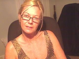 Image de profil du modèle de webcam XTRAHORNYONE18