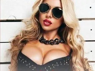 Dennisa Profilbild des Cam-Modells