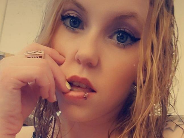 naughtygirl4u18 profielfoto van cam model 