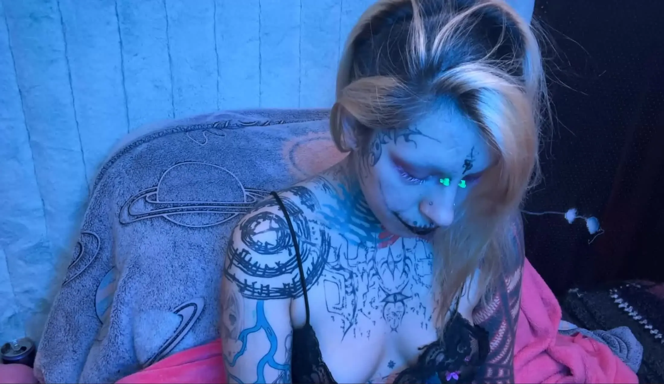 Artist Zaturn Video 2