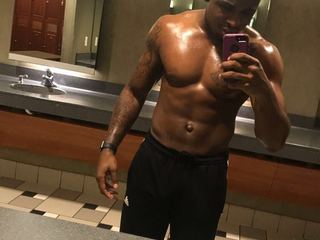 Image de profil du modèle de webcam RoyaleLand