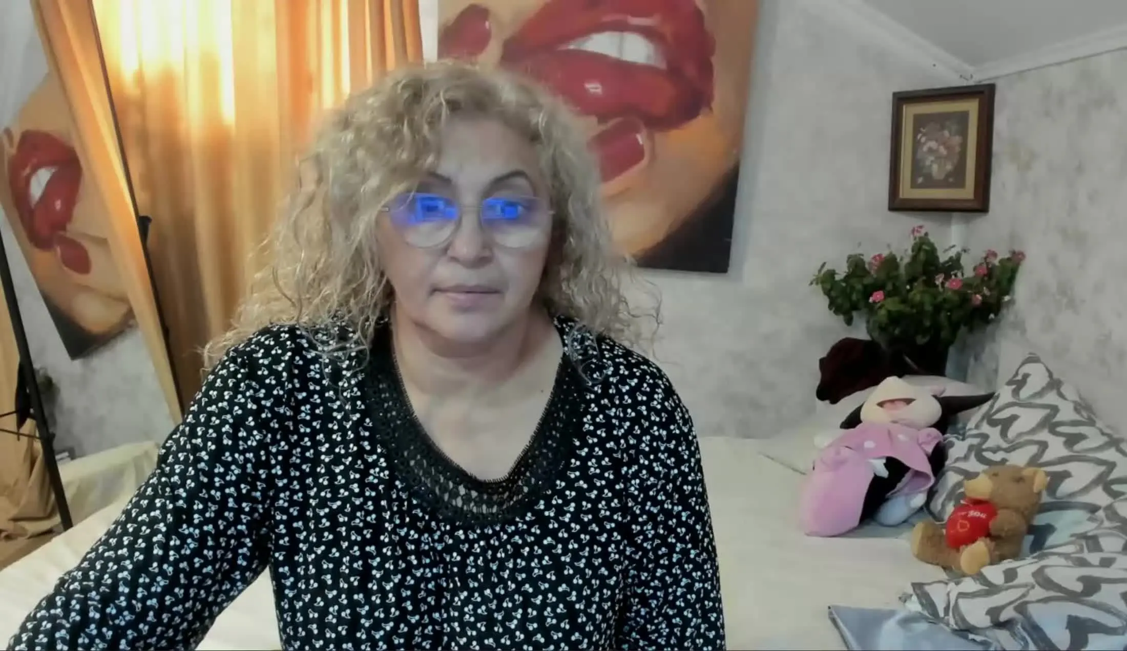 Interprete matureEROTIC Video 1