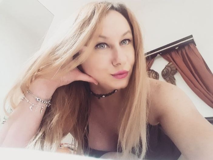 RAYISA immagine del profilo del modello di cam