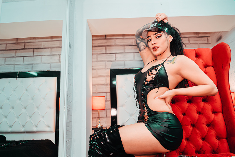 Performer ZYRAFORTUNE Photo 3