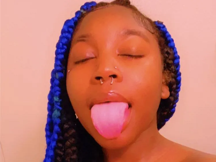 ChinaRose18 profilbild på webbkameramodell