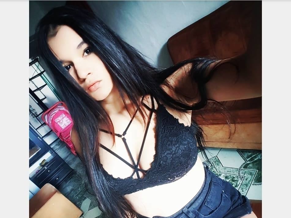 Image de profil du modèle de webcam latinsacha