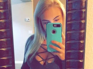 BadGirlHalexxx cam model profile picture