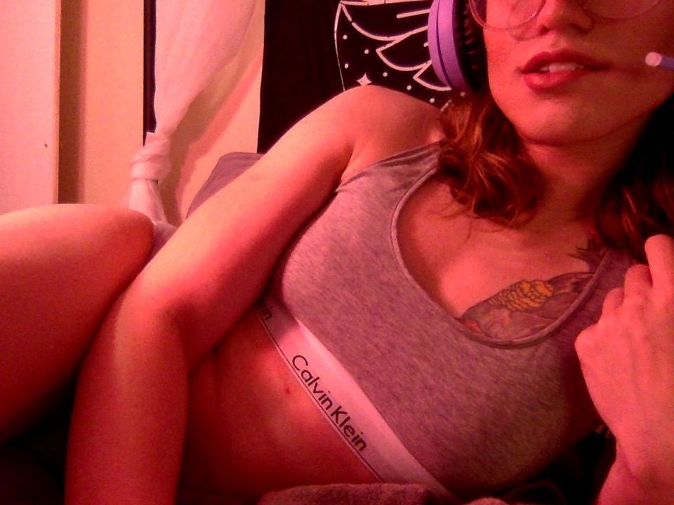 Image de profil du modèle de webcam Saint_Eve