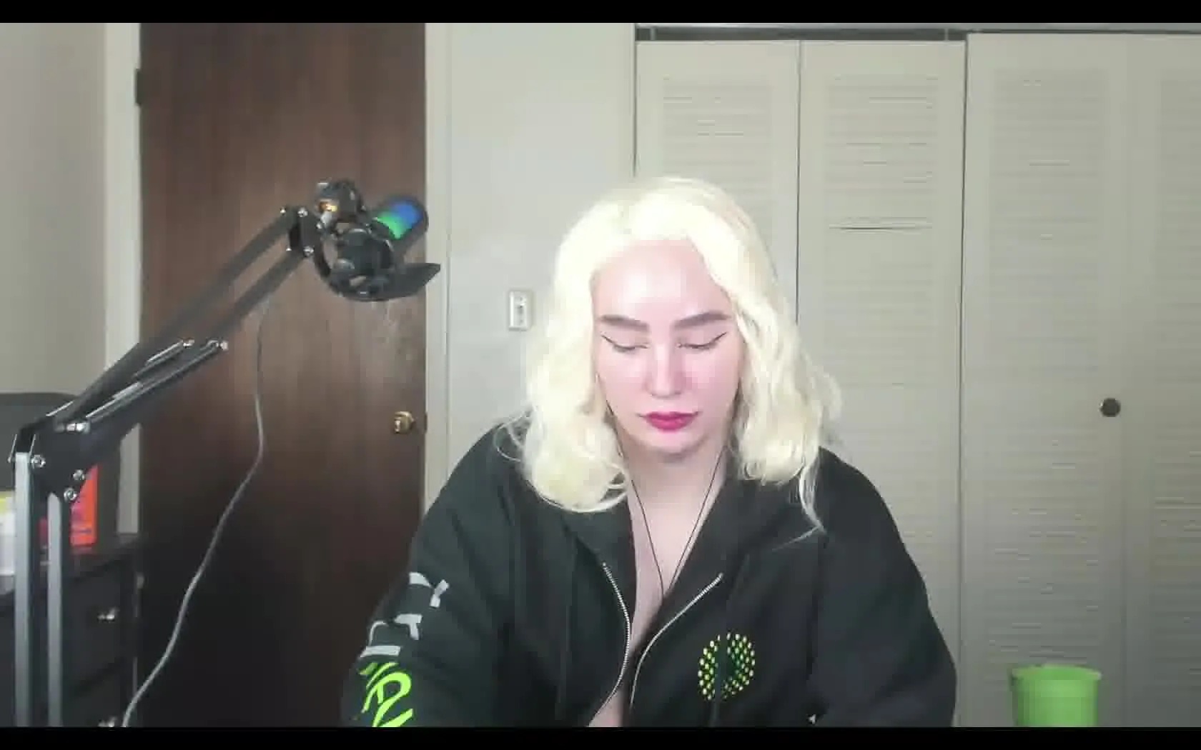 Intérprete ArielAllure Video 2