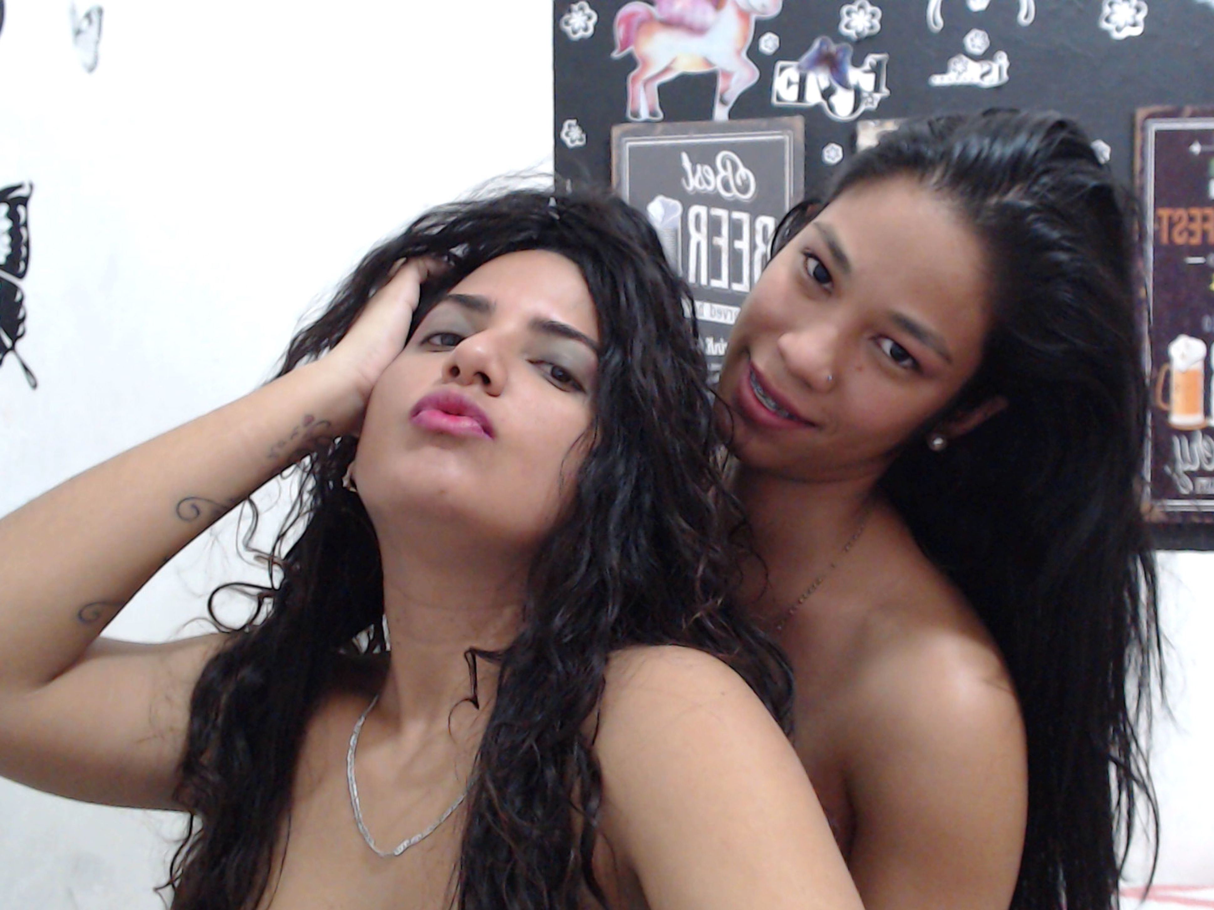 Foto de perfil de modelo de webcam de couplegirlsasiat 