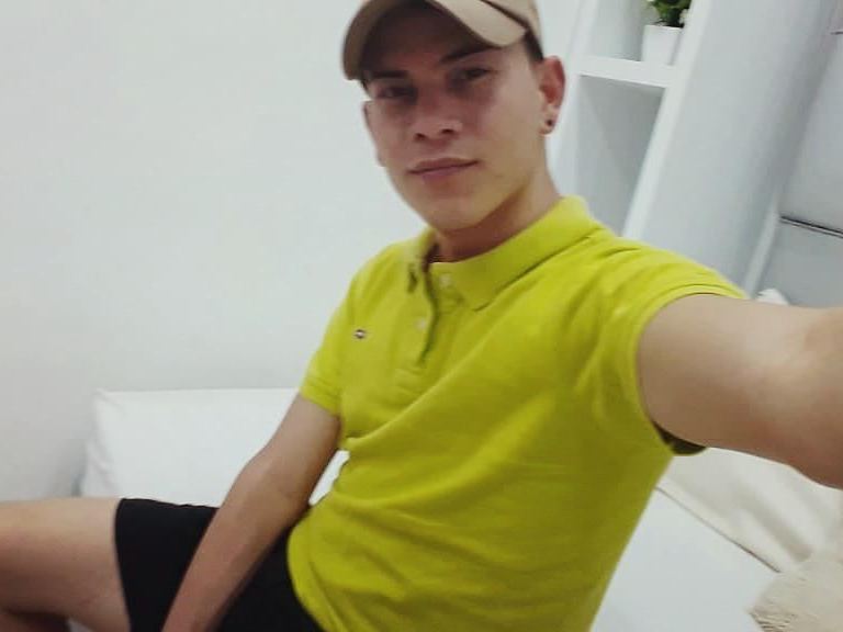 X_Brayanhot_X cam model profile picture 