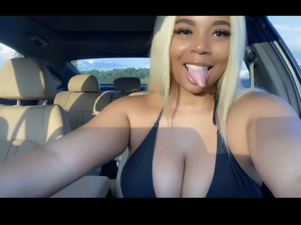 lovelyloved cam model profile picture