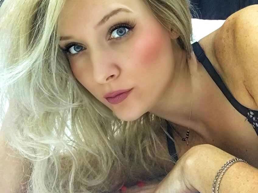 Foto de perfil de modelo de webcam de ARRIANAx 