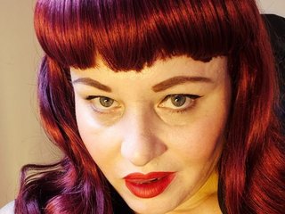 TheDevineMissDeviant