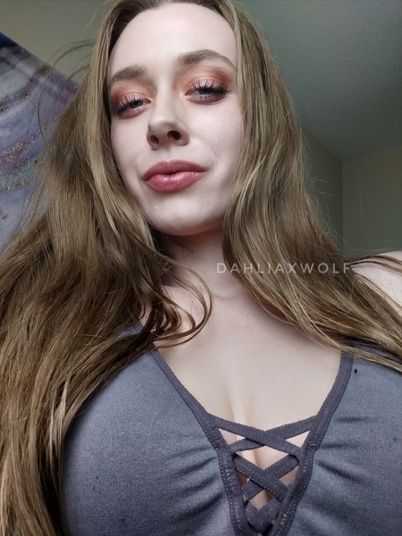 Interprete DahliaxWolf Foto 3