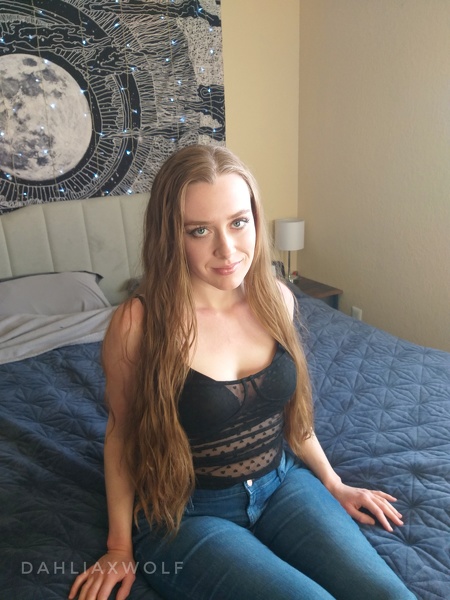 Interprete DahliaxWolf Foto 9