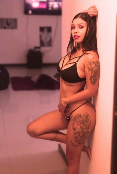 Performer MartinaConny Photo 1