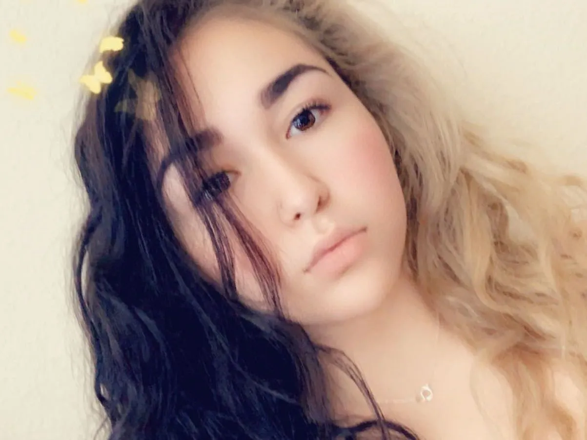 aikoxo99 profilbild på webbkameramodell