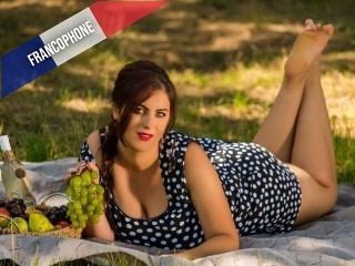 BustyLorra cam model profile picture 