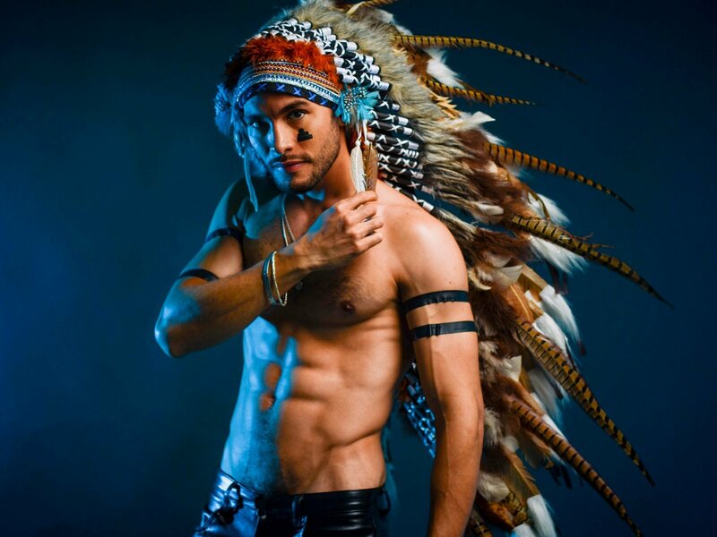 Performer CrhisMartin Photo 12