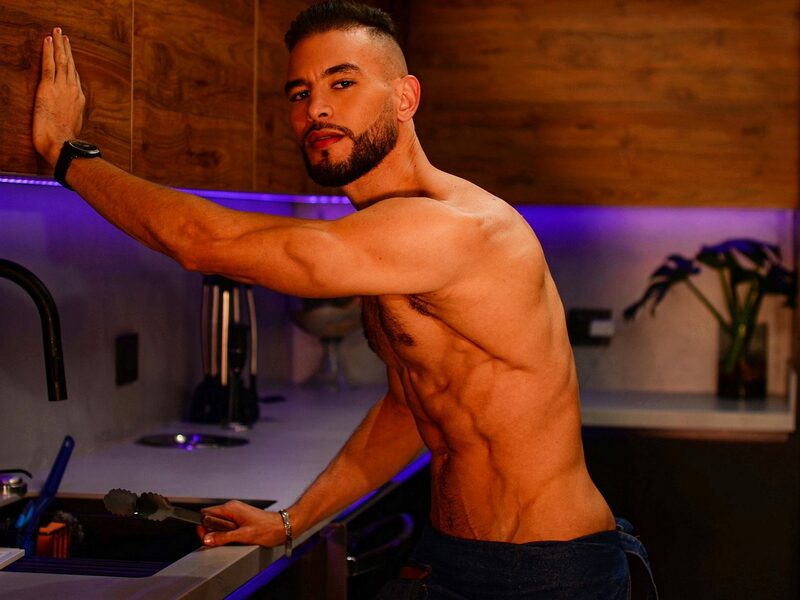 Performer CrhisMartin Photo 11