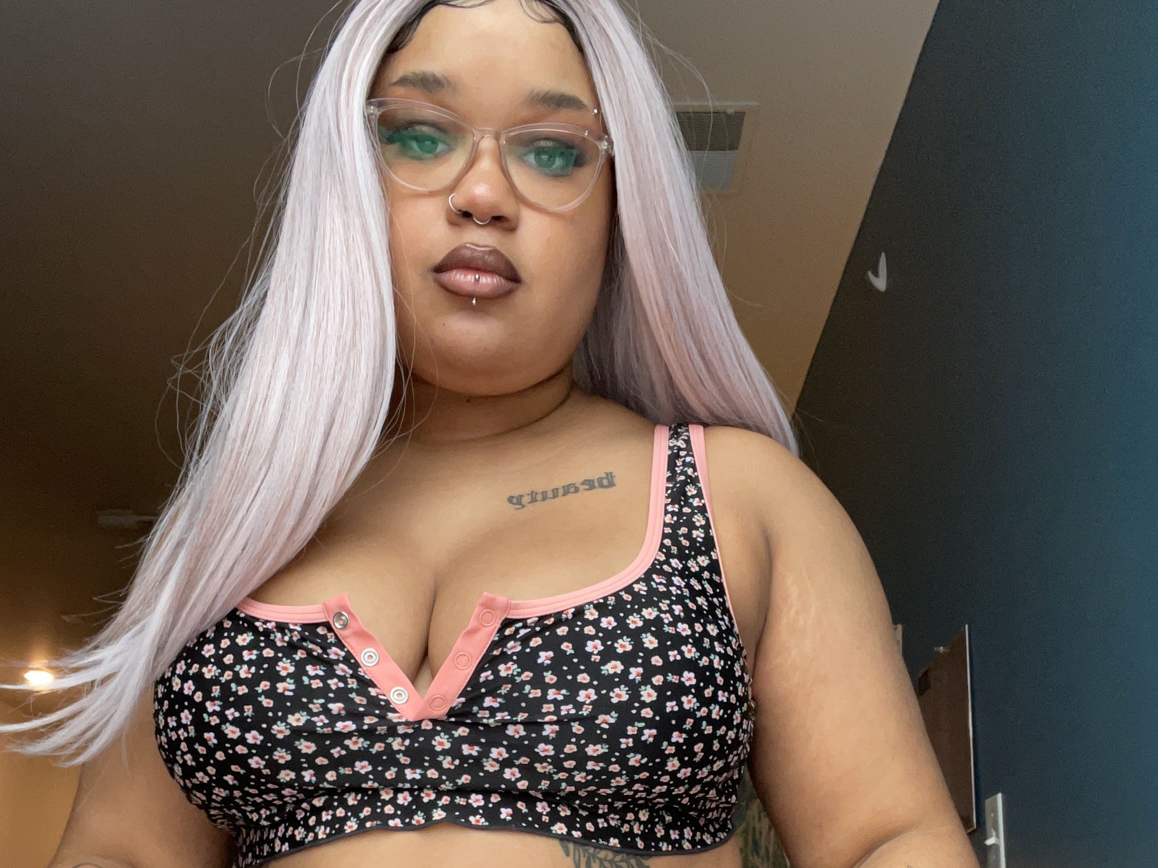 princessbella999 profilbild på webbkameramodell