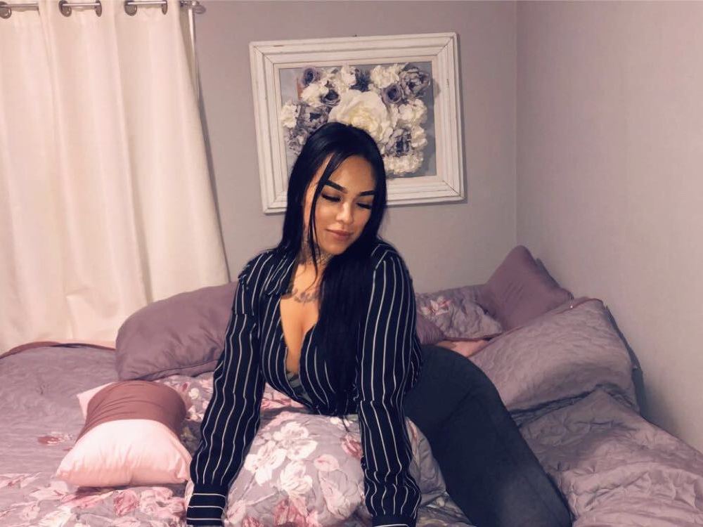 Image de profil du modèle de webcam Bella_Mcnaughty