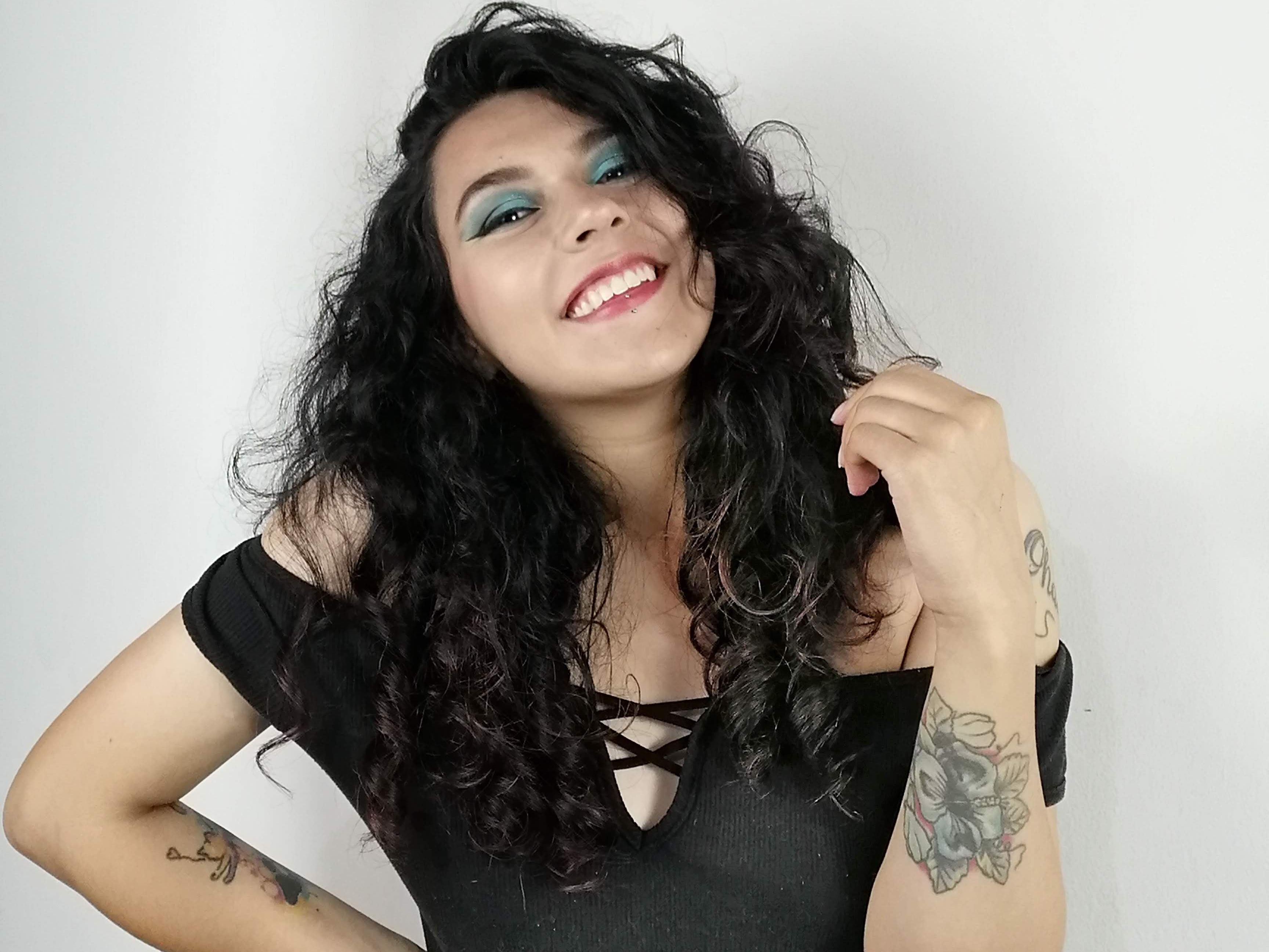 crystalshowx profilbild på webbkameramodell 