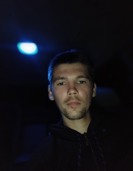 Performer JohniLight Photo 2