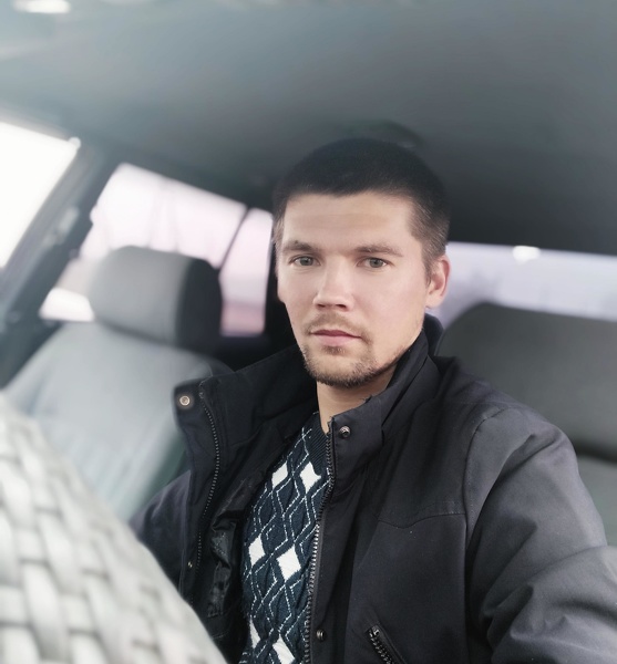 Performer JohniLight Photo 3