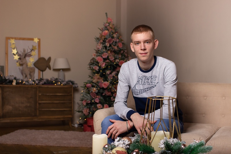 Performer LouiseSpry Photo 4