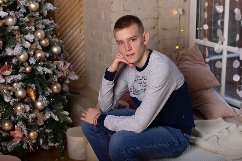 Performer LouiseSpry Photo 8