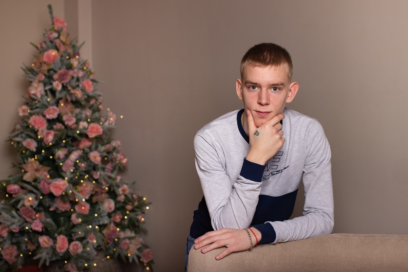 Performer LouiseSpry Photo 3