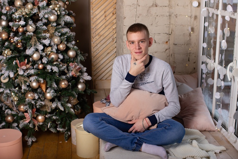 Performer LouiseSpry Photo 7