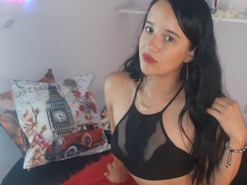 KarolineCastillo immagine del profilo del modello di cam