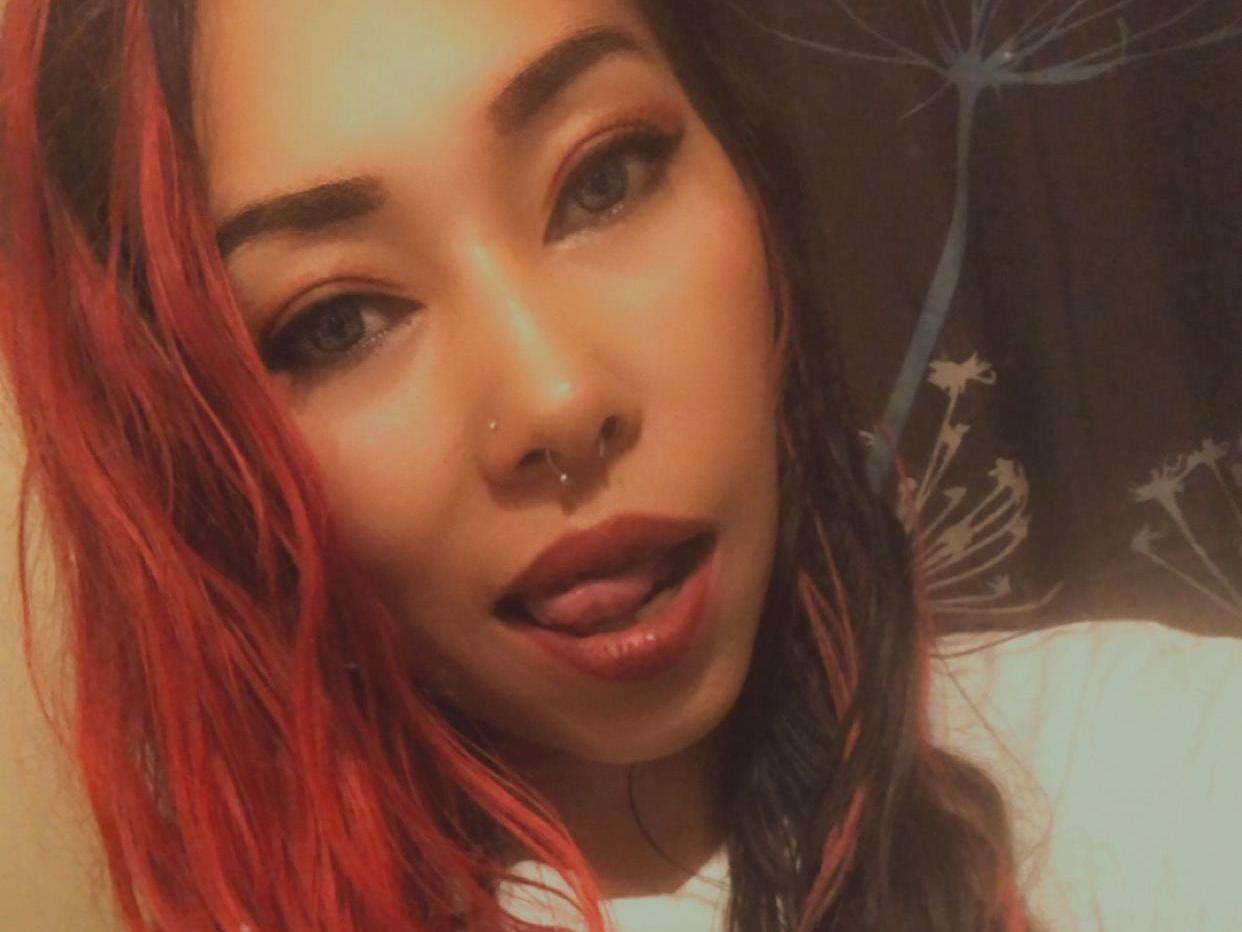 Imagen de perfil de modelo de cámara web de Asianpersuasion209