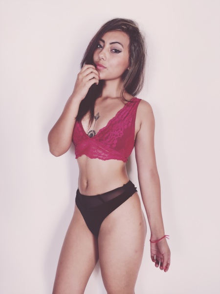 Performer Hannasbite Photo 1