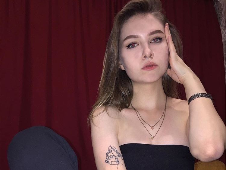 lenaohlove Profilbild des Cam-Modells 