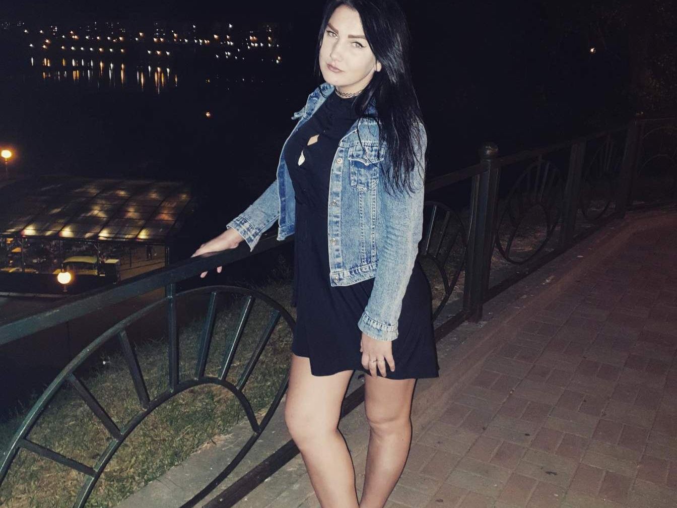 AngeSugars profielfoto van cam model 