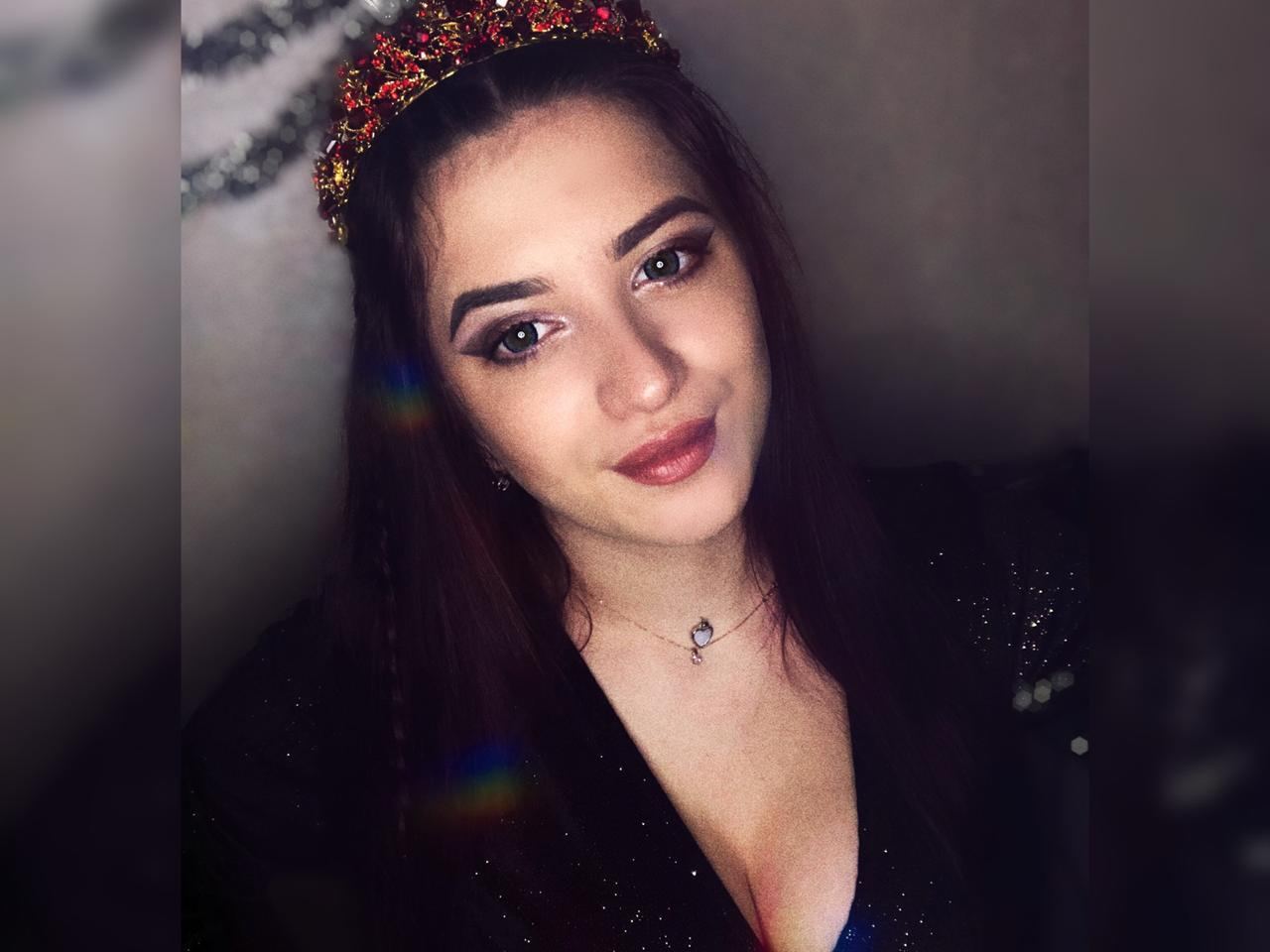 Image de profil du modèle de webcam FlirtiKiss