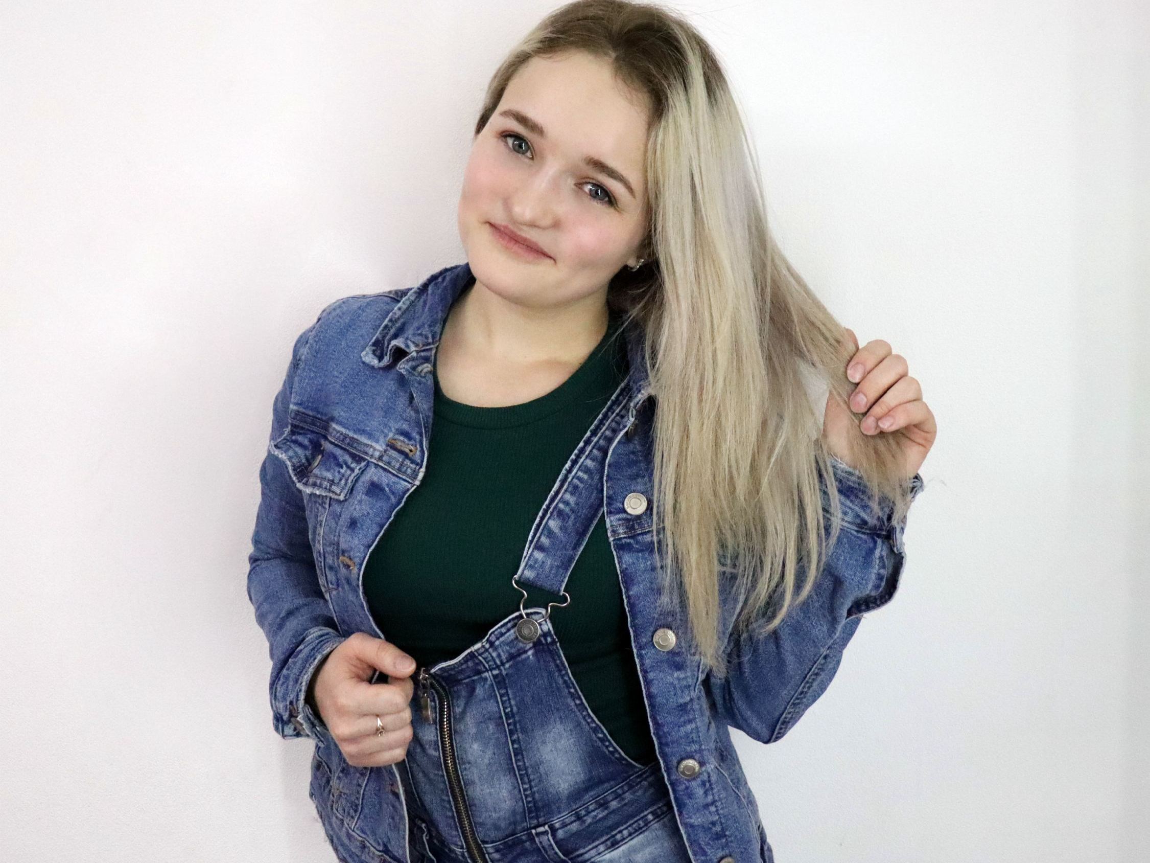 Profilbilde av Flora_Norman webkamera modell