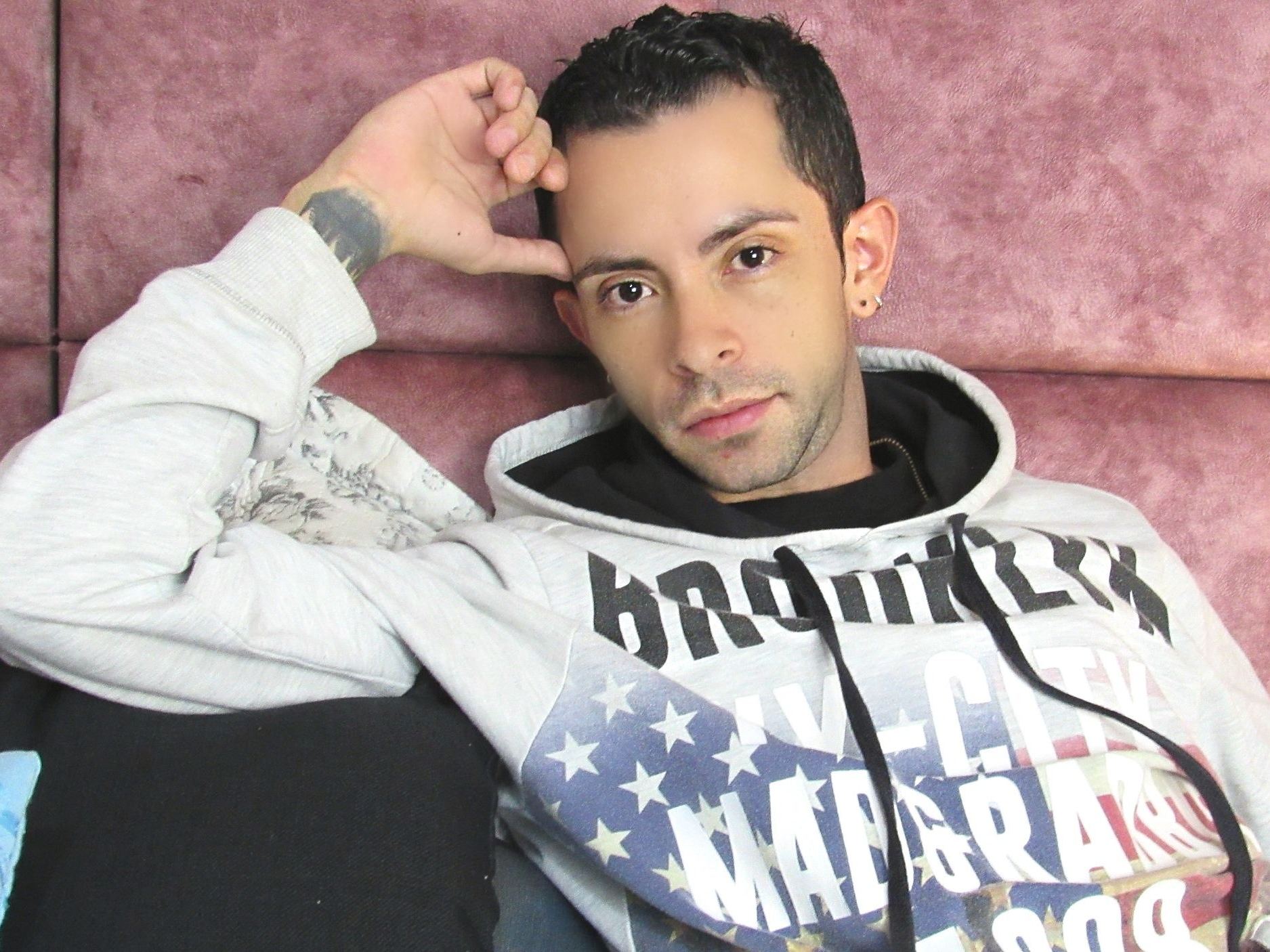 Foto de perfil de modelo de webcam de AlexLeghend 