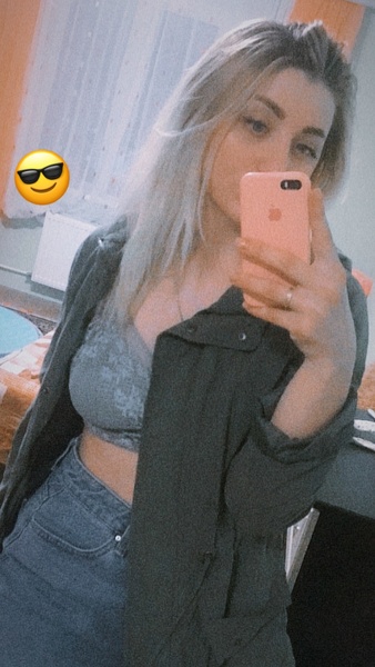 Performer BellaCherry Photo 5