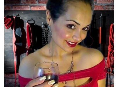 Strictukmistress128 profilbild på webbkameramodell 