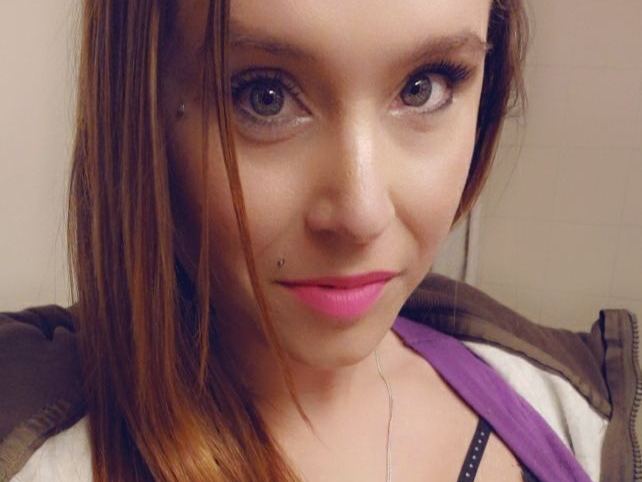 Image de profil du modèle de webcam Ally8787