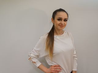 YonaBacklit profielfoto van cam model 